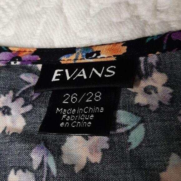 Evans Black with Floral PatternFlowy Top with Flowy Sleeves NWOT - Picture 5 of 9